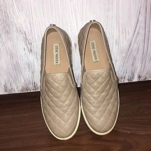 Steve Madden tan leather shoes!